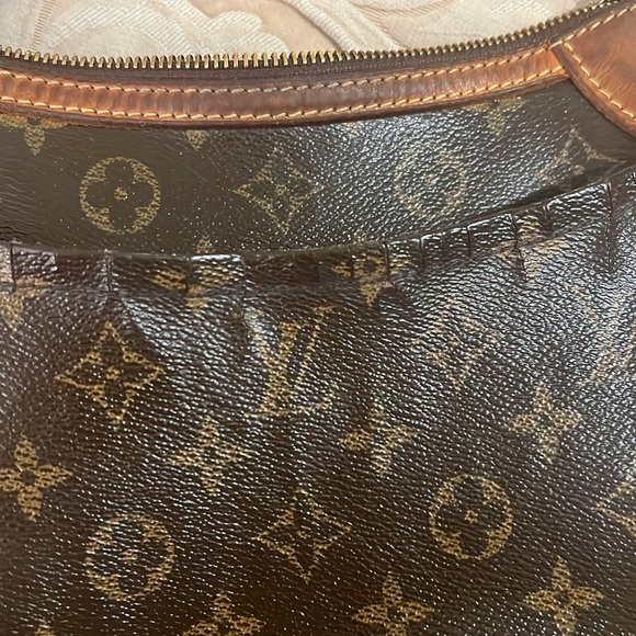 Classic Louis Vuitton crossbody.  Purchased in 2014. - Picture 2 of 6